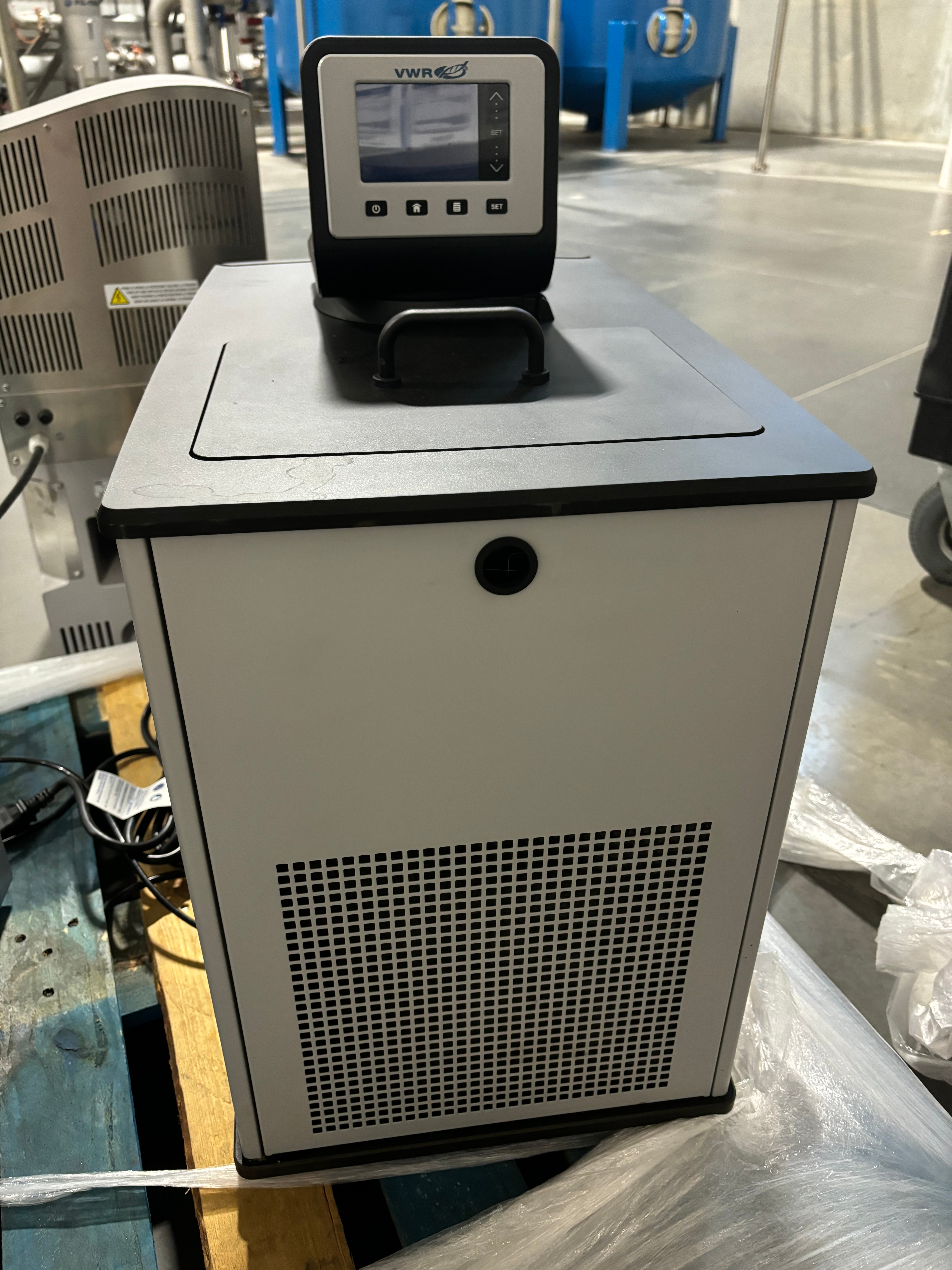 VWR 15L Refrigerated Circulator with Advanced Digital Controller, -30°C